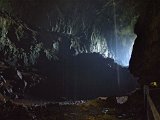 00395-2085 Deer Cave looking out toward entrance